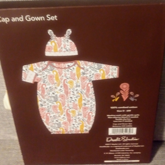 Dwell Studio Cap &Gown Set - Picture 3 of 4